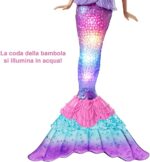Barbie-Dreamtopia Sirena Luci Scintillanti Bambola Bionda con Coda che si Illumina, Luci che si Attivano con Acqua e Capelli con Ciocche Rosa, Giocattolo per Bambini 3+ Anni - immagine 4