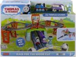 Thomas & Friends-Pista della Sodor Cup con Personaggi Thomas e Kana, Pista con Trenini a Spinta, Giocattolo per Bambini 3+ Anni, HFW03