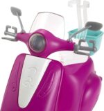Barbie- Bambola Bionda con Scooter Rosa e Bianco Giocattolo per Bambini 3+ Anni - immagine 2