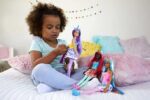 Barbie - Dreamtopia Unicorno Bambola con capelli blu e rosa con gonna, coda e cerchietto da unicorno rimovibili, Giocattolo per Bambini 3+ Anni, HGR21 & Ballerina Bam - immagine 2