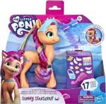 Hasbro My Little Pony: Una Nuova Generazione, Sunny Starscout Rainbow Reveal, Pony Giocattolo Arancione da 15 cm con Treccia Arcobaleno, 17 Accessori