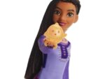 Asha di Rosas Disney Wish con personaggio canta la canzone del film - immagine 2