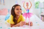 Barbie Ballerina Magico Tutu, Barbie Dreamtopia Luci Scintillanti - Bambola Ballerina Magica dai Capelli Biondi - immagine 3