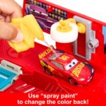 Cars Mack Officina Cambia Colore playset con truck e Saetta McQueen trasformabili cabina di guida rimovibile - immagine 2