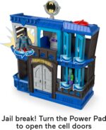 Fisher-Price Imaginext DC Super Friends Prigione di Gotham City Batman e Joker - immagine 2