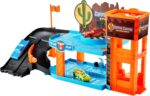 Cars Garage Fluo di Cooper Canyon Glow Racers illimuna al buio - immagine 3