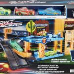 Cars Garage Fluo di Cooper Canyon Glow Racers illimuna al buio
