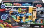 Cars Garage Fluo di Cooper Canyon Glow Racers illimuna al buio